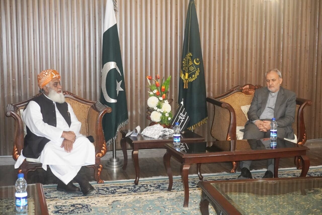«امیری‌مقدم» با رئیس حزب جمعیت علما اسلام پاکستان دیدار کرد – خلیج فا