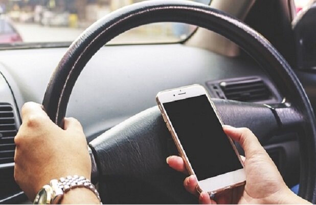 هر نوع استفاده از تلفن همراه به هنگام رانندگی ممنوع است  – خلیج فا